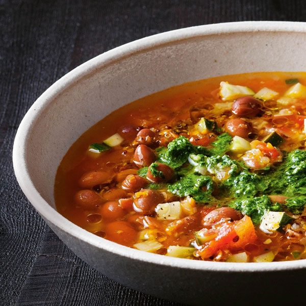 Minestrone de Quinoa e Couve com Feijão
